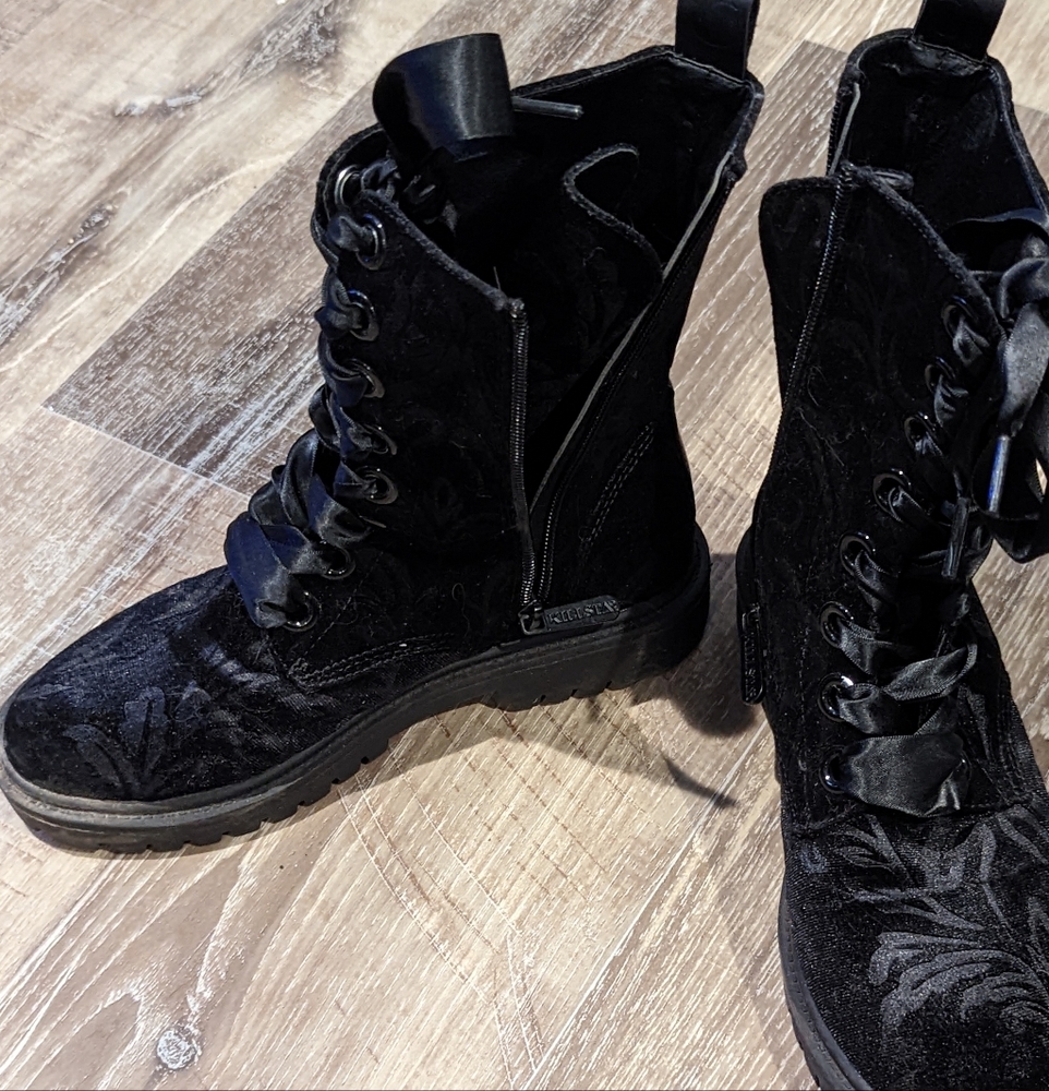 Killstar velvet combat boots, size 6